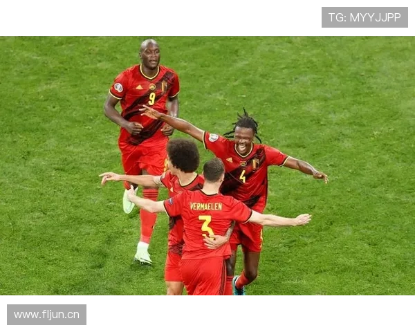 努涅斯与凯恩：全面中锋与冲击型前锋的战术角色对比分析