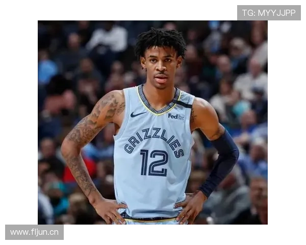 莫兰特又双叒夜店蹦迪了，这回穿的还是镶钻高跟鞋？